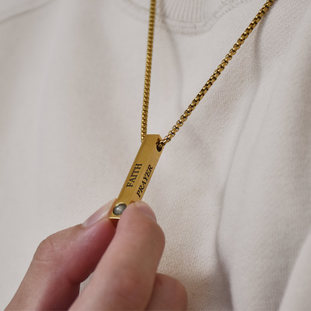 Personalized Vertical 3D Bar Necklace ©