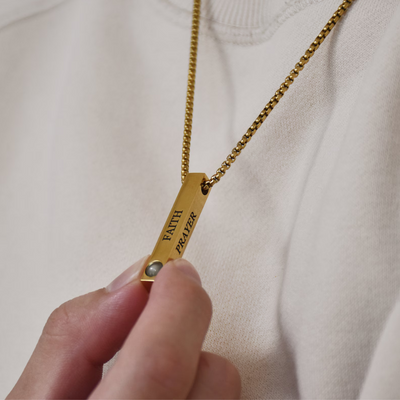 Personalized Vertical 3D Bar Necklace ©