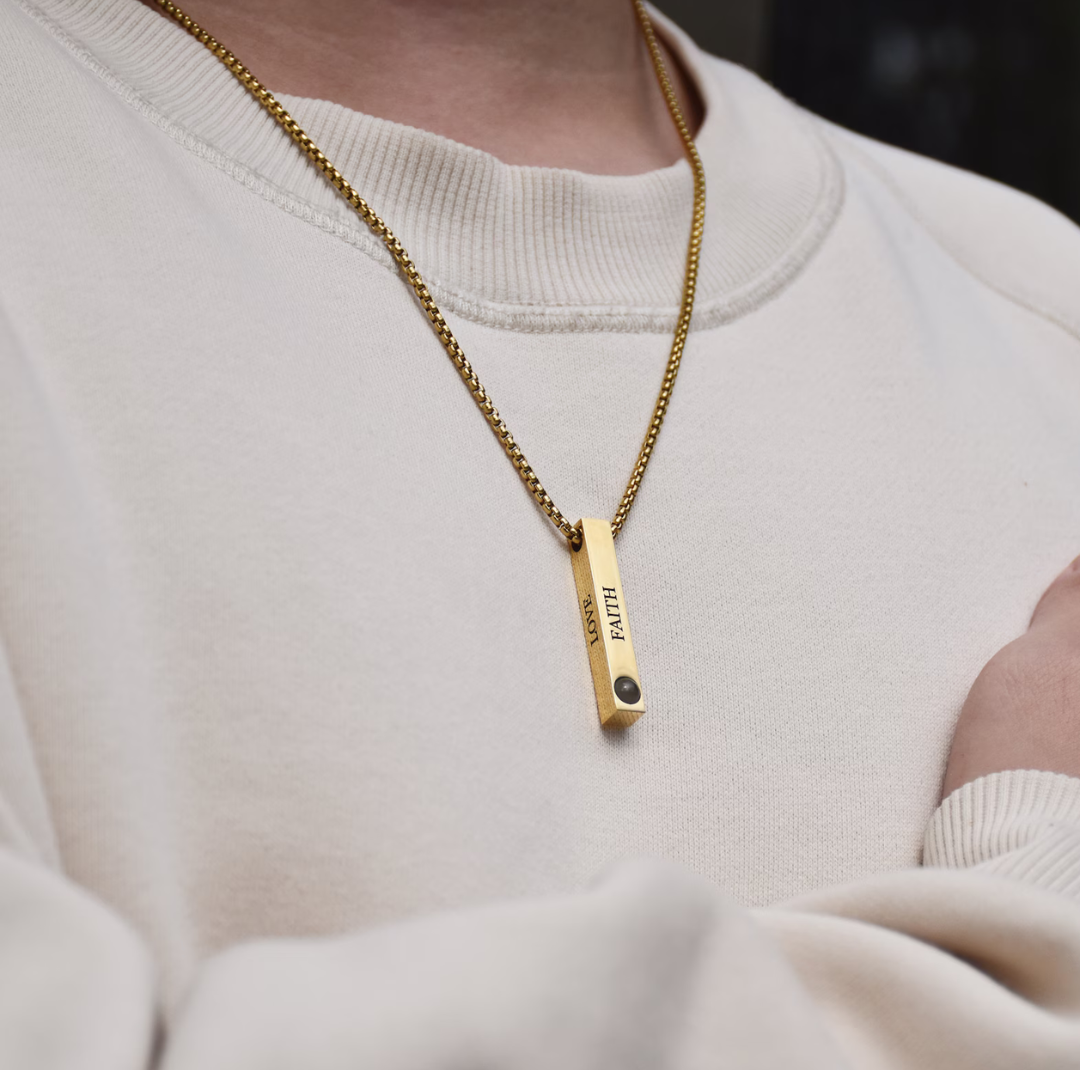 Personalized Vertical 3D Bar Necklace ©